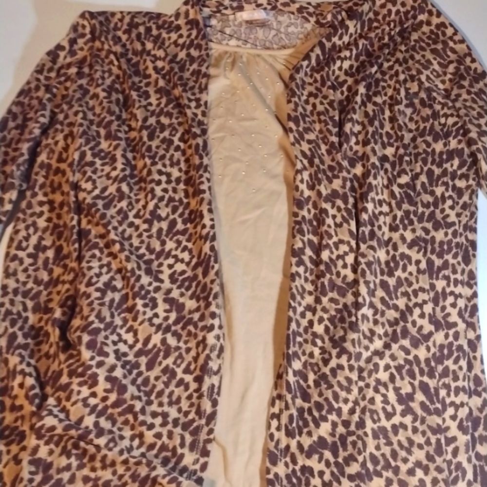 Women's white stag XL Leopard print open front blouse with sewn in tank top